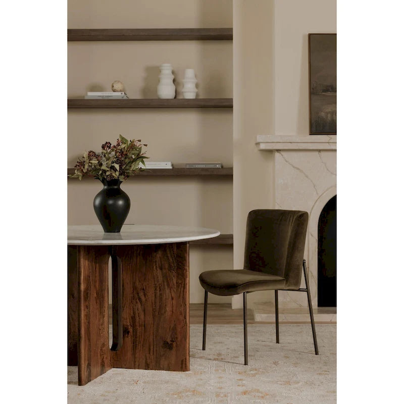 Table de salle à manger ronde Brelline de NADAAL STUDIOS, piètement croisé - 122 cm (L) x 122 cm (P) x 76 cm (H)