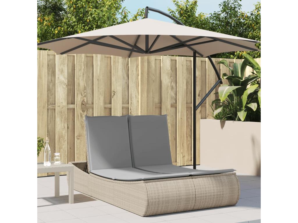 Chaise longue en résine tressée beige