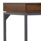 Bureau industriel en bois massif WYNDENHALL Devlin de 183 cm de large