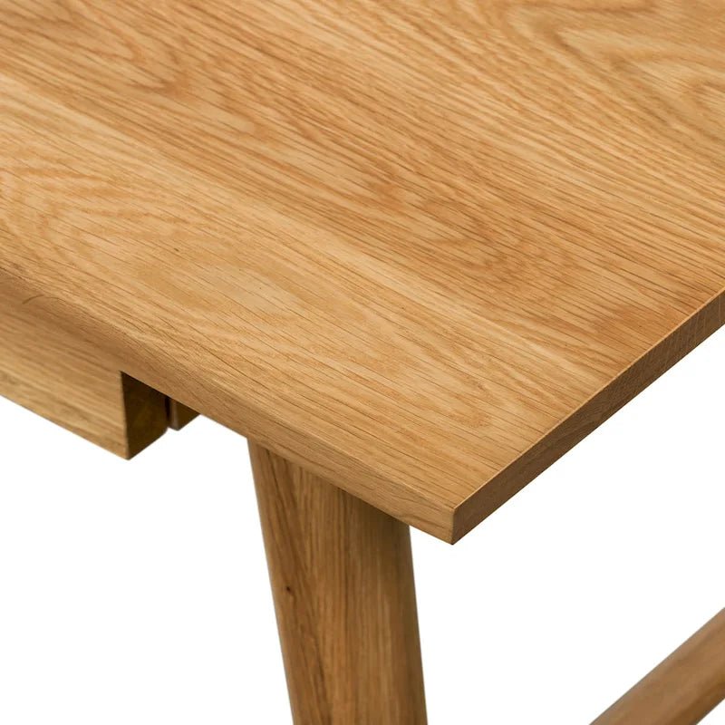 Bureau Etta de Poly &amp; Bark - Bois massif avec deux tiroirs à fermeture amortie